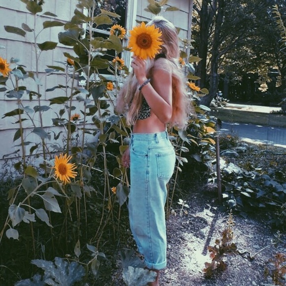 Meet your Posher, Tori - Picture 3 of 3